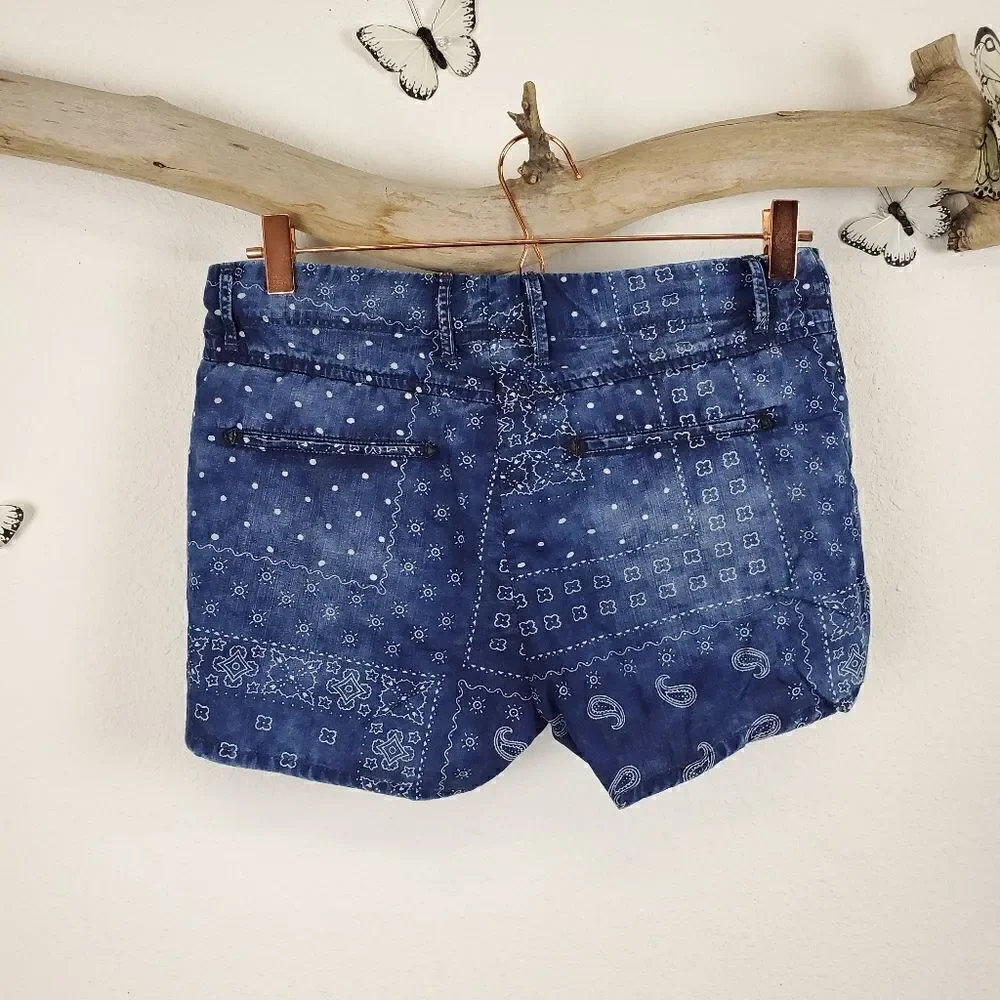 Chip foster bandana print drawstring dolphin short